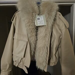 ZIAI Beige Faux Leather Cropped Jacket w/ Faux Fur Collar | NWT | Size L